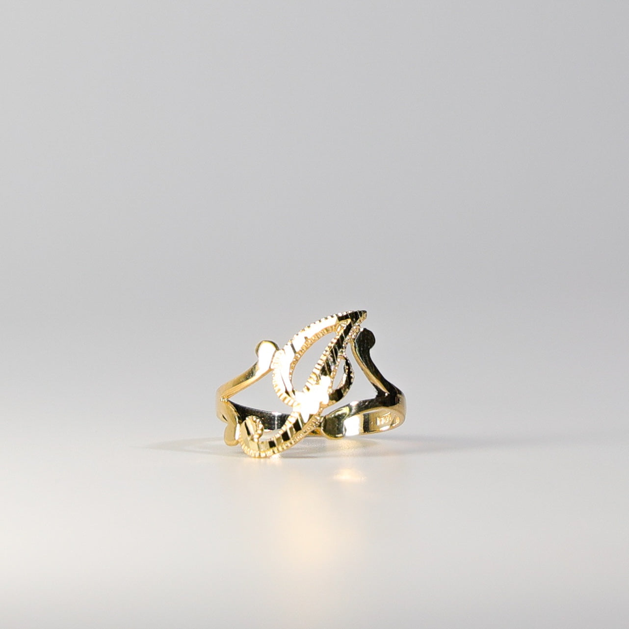 14K Gold Cursive Initial "I" Ring