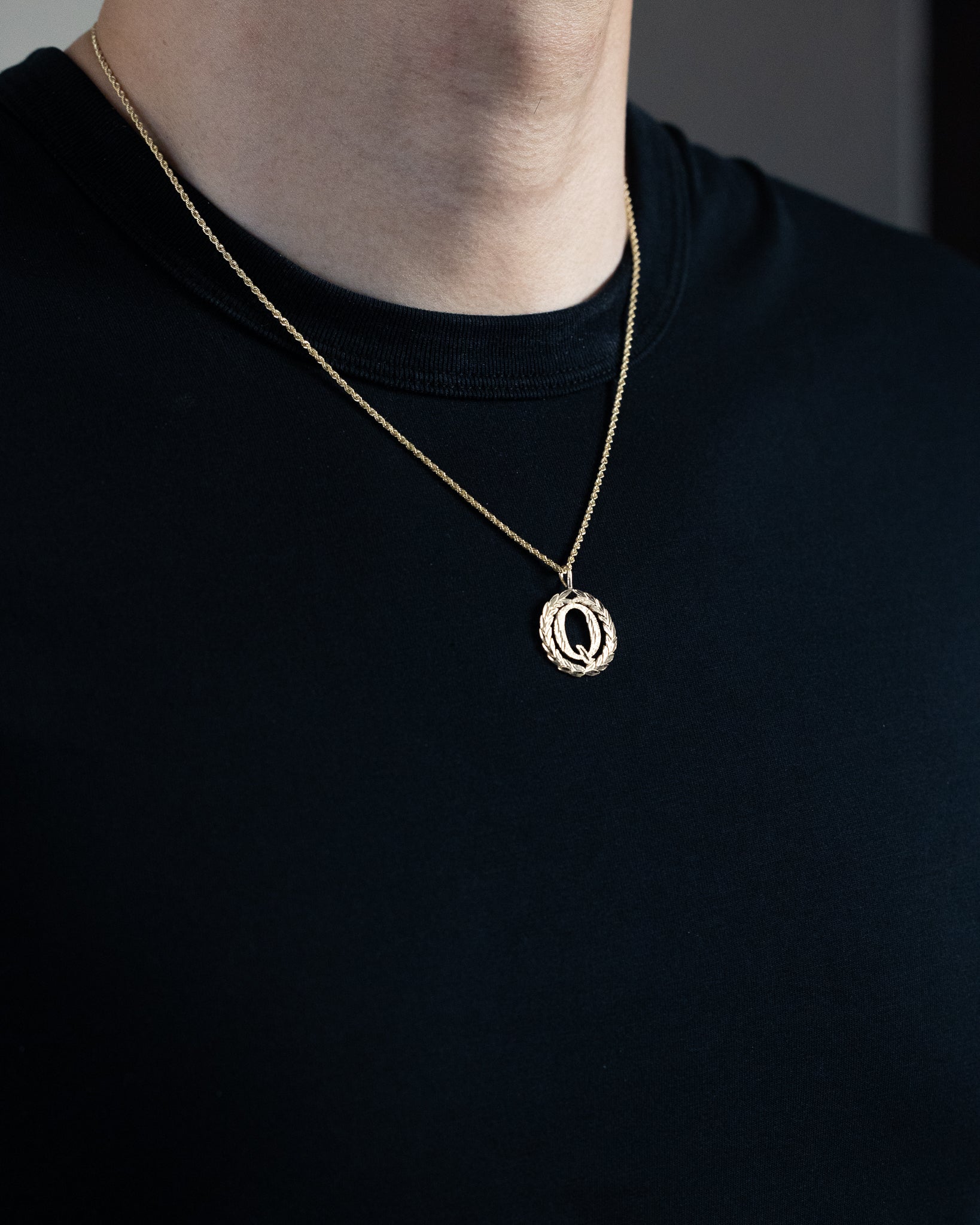 Gold Wreath Q Initial Pendant | A-Z Pendants - Charlie & Co. Jewelry