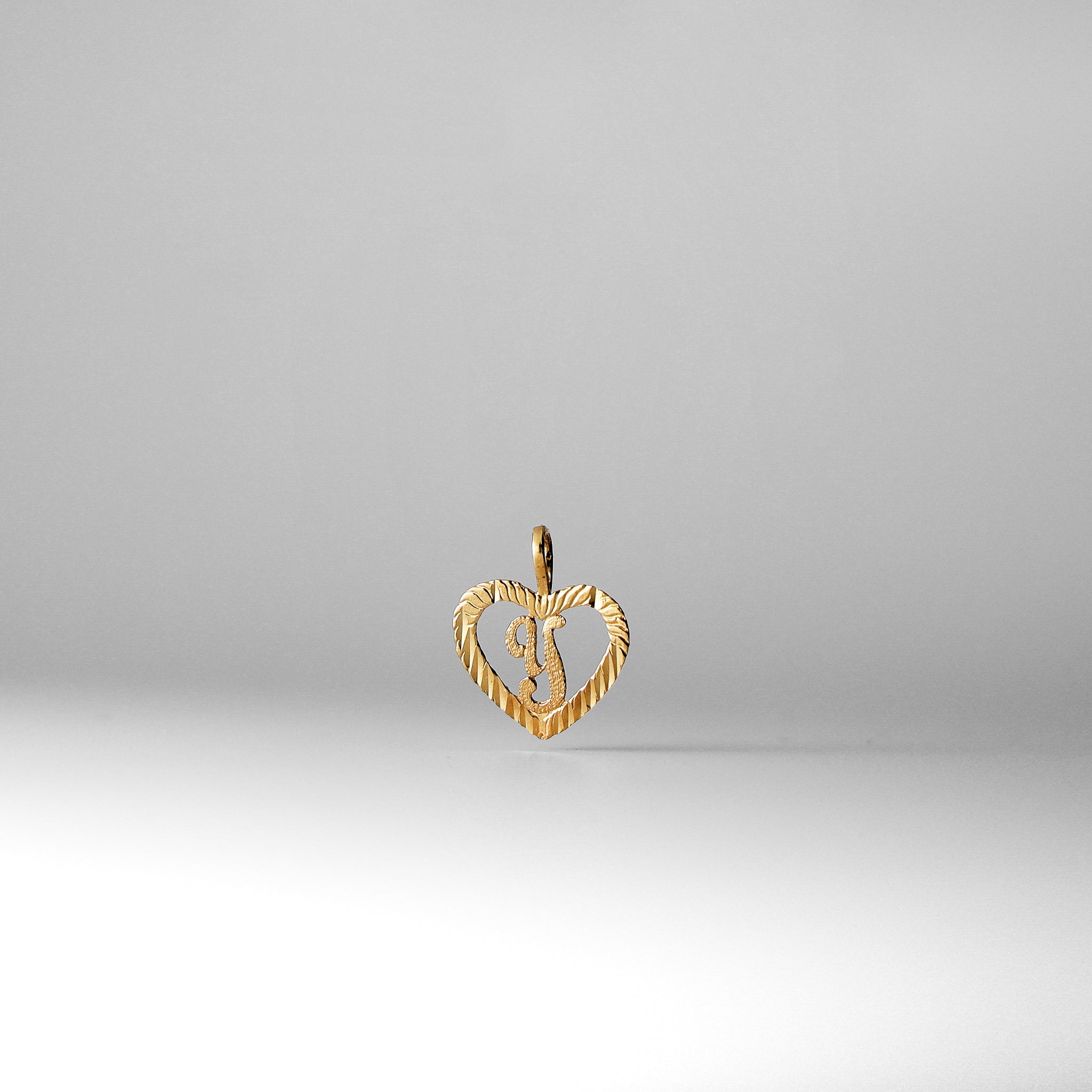 14K Gold Heart-Shaped Letter Y Pendant | A-Z Pendants | Charlie