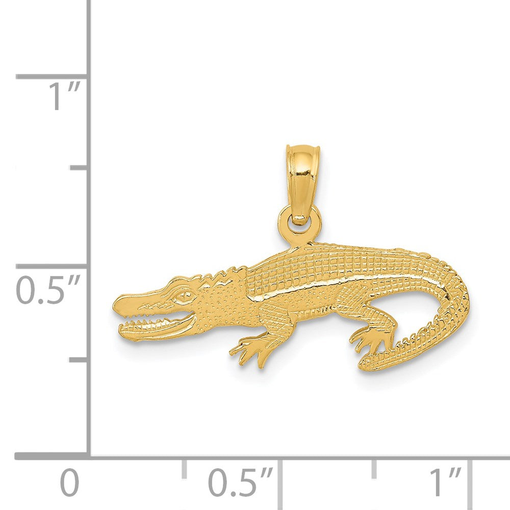 14K Gold Detailed Textured Alligator Pendant - Charlie & Co. Jewelry