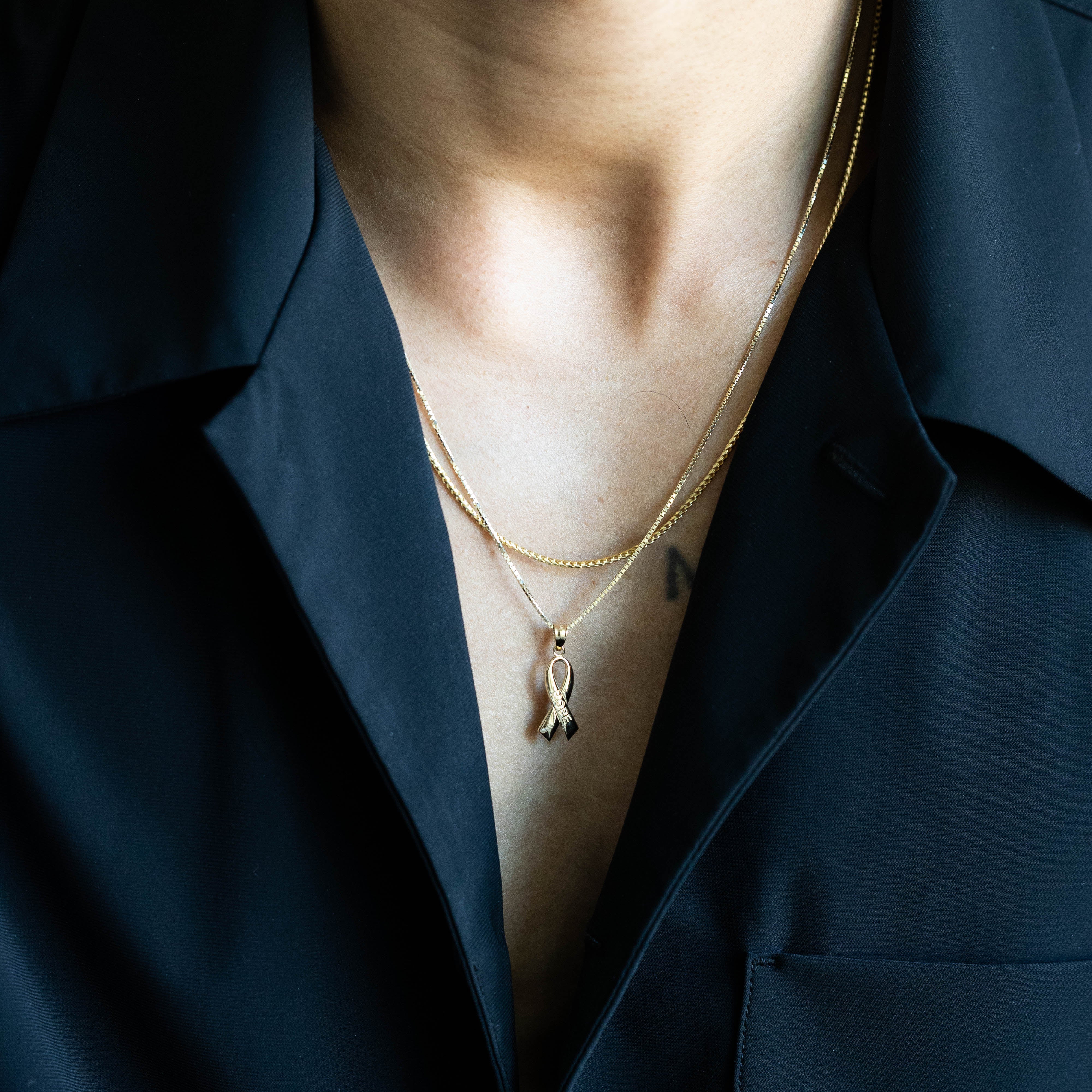 14K Gold Polished 'HOPE' Ribbon Pendant