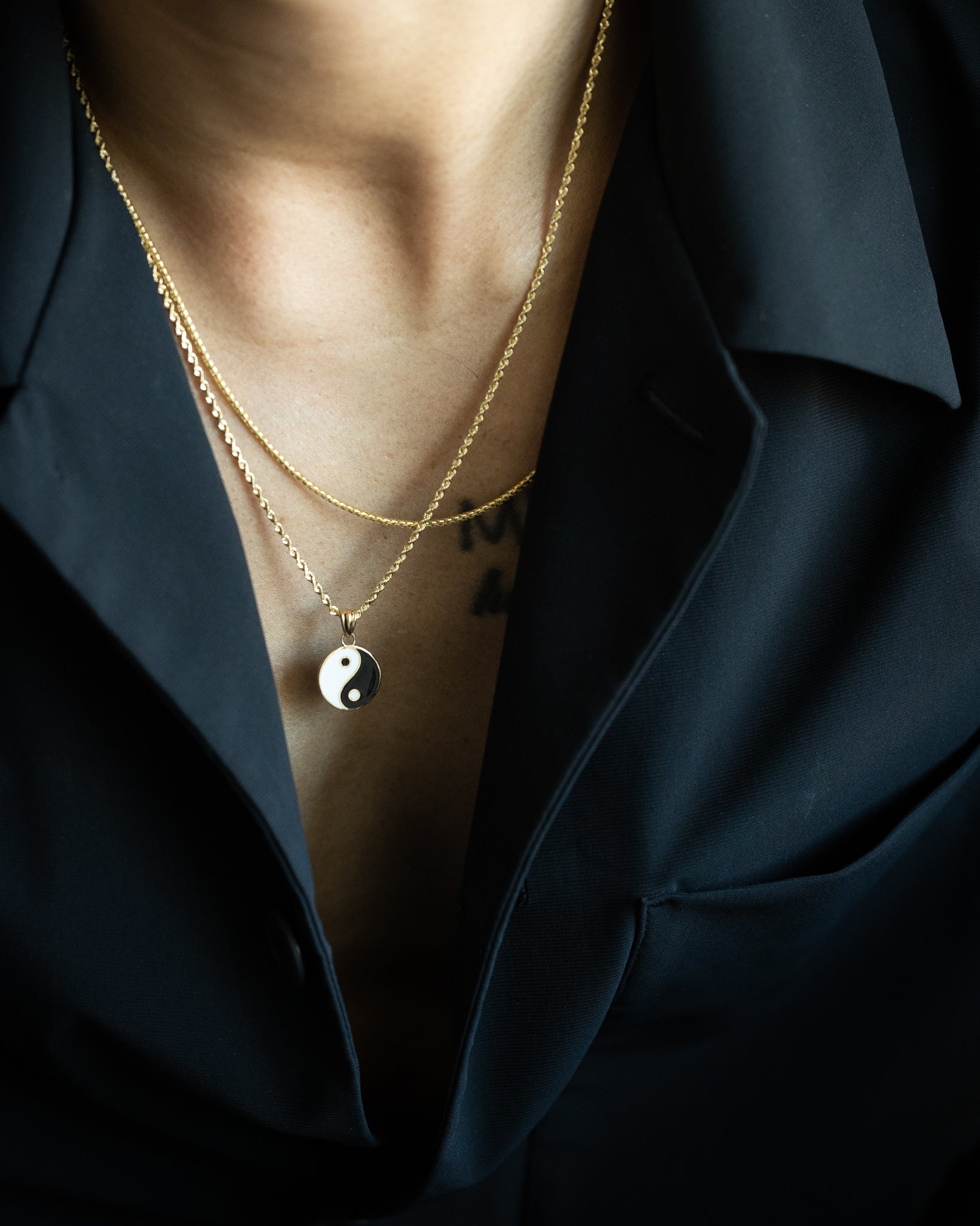 14K Gold Enamel Yin Yang Medallion Pendant – Model PT2520