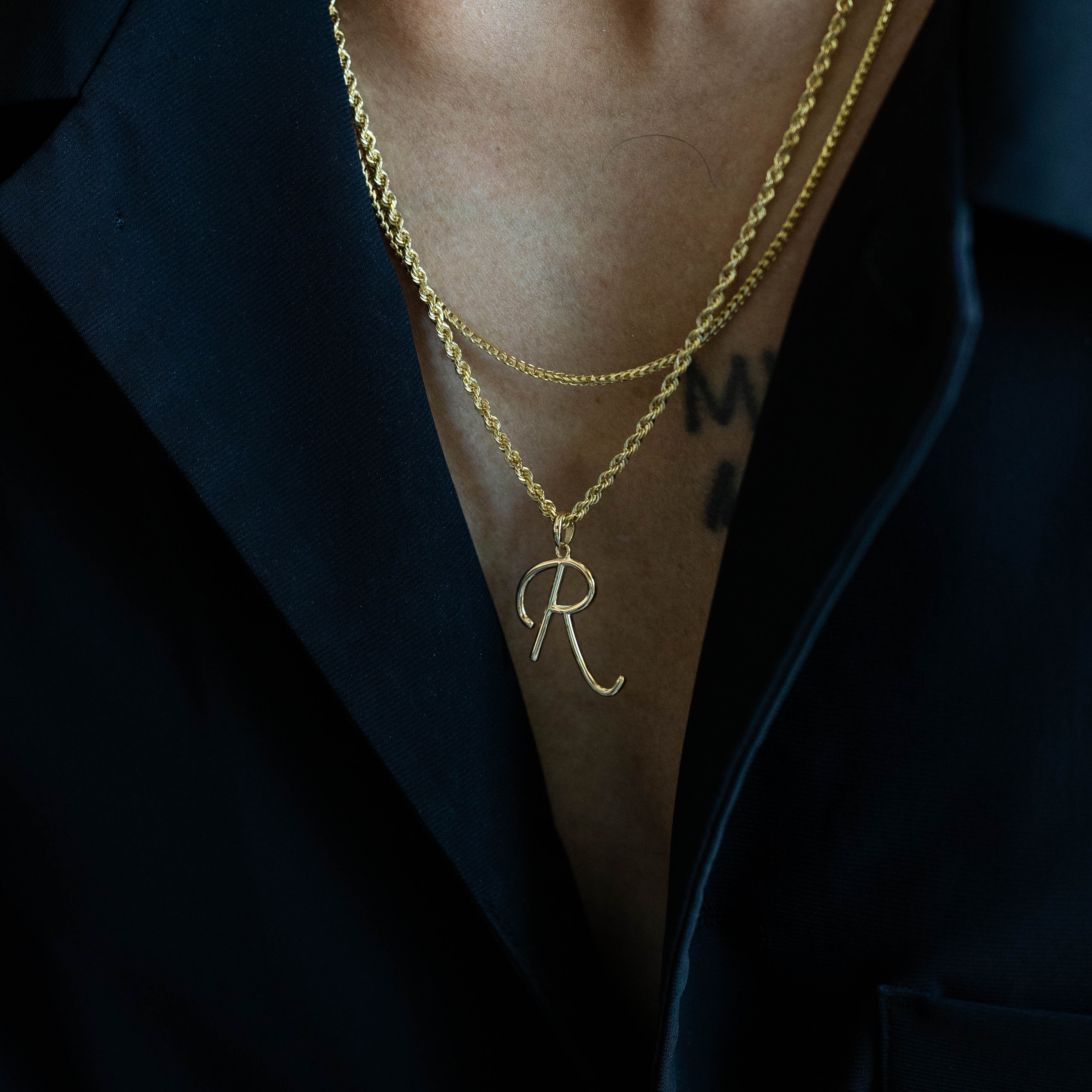 14K Gold Modern Cursive 'R' Large Pendant