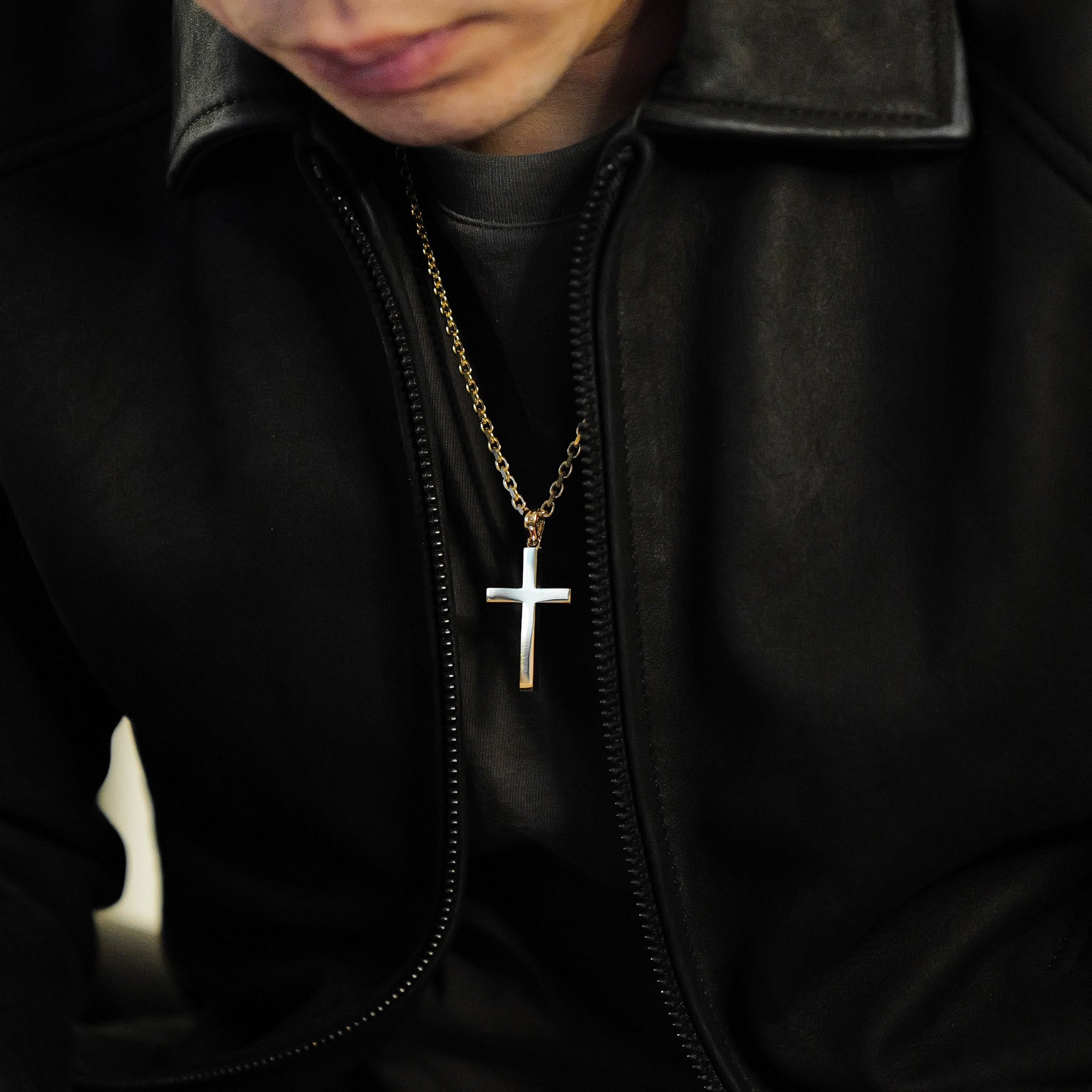 14K Solid Gold Classic Plain Cross Pendant - Charlie & Co. Jewelry