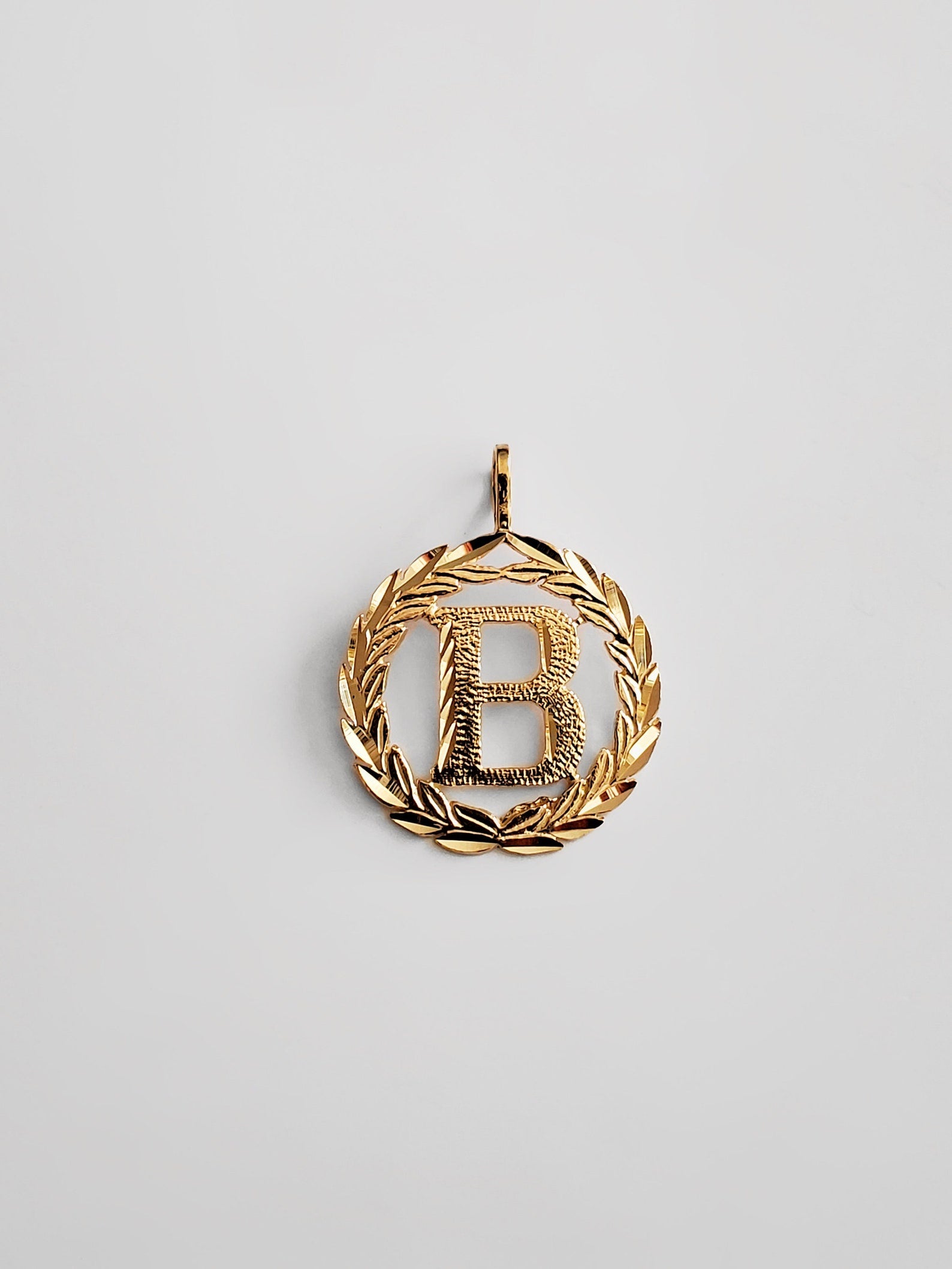 Gold Wreath B Initial Pendant | A-Z Pendants - Charlie & Co. Jewelry