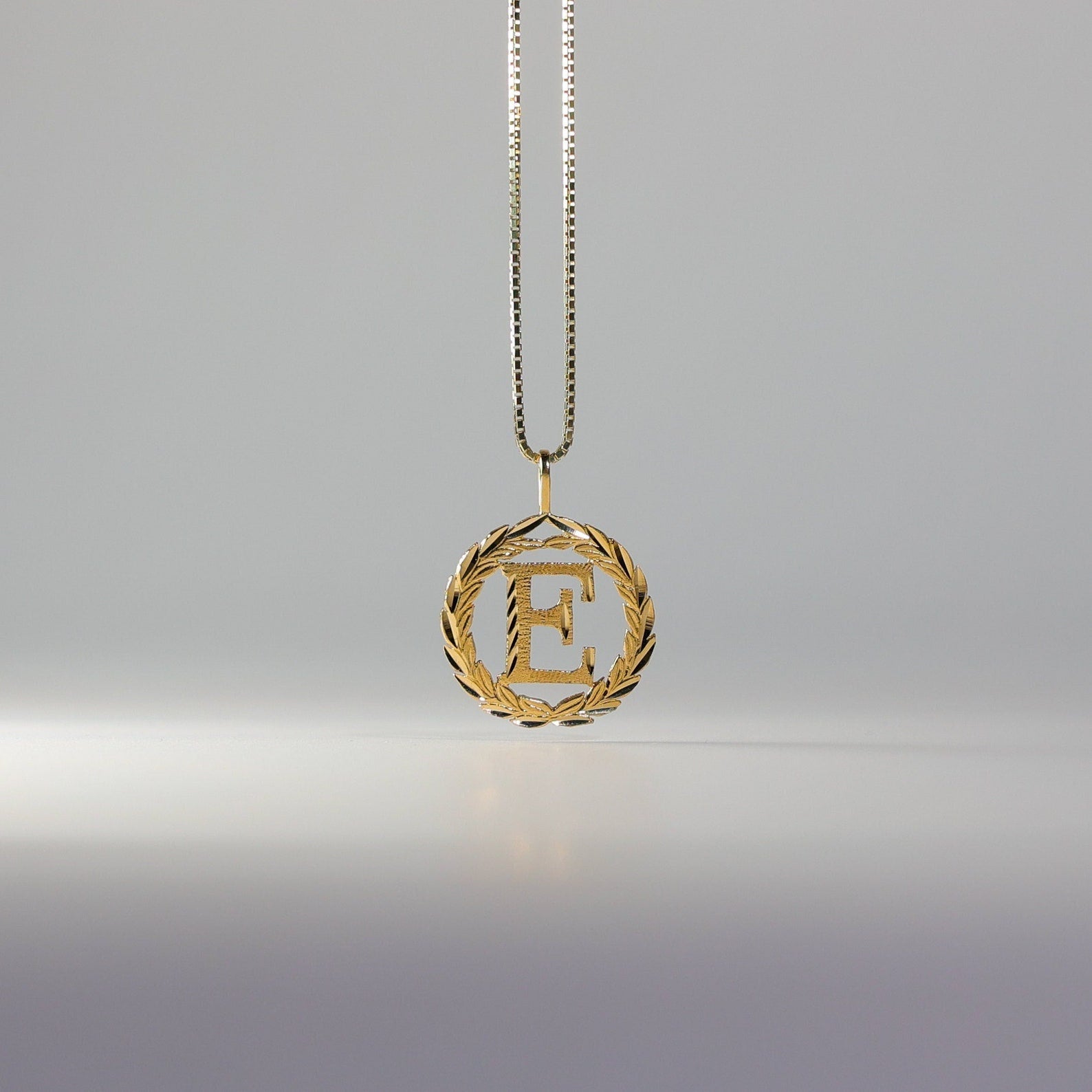 14K Gold Wreath E Initial Pendant A-Z Pendants