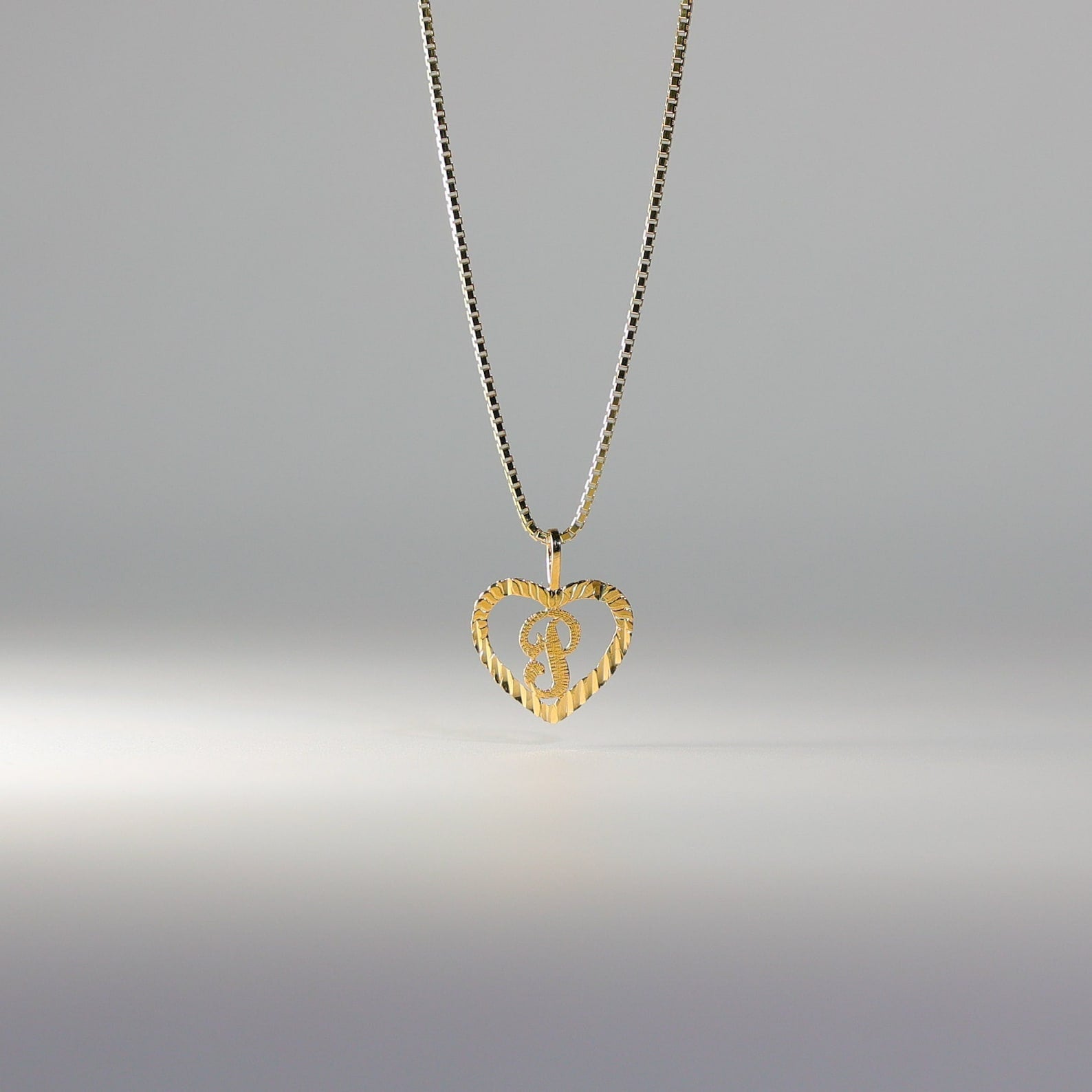 14K Gold Heart-Shaped Letter P Pendant A-Z Pendants Charlie