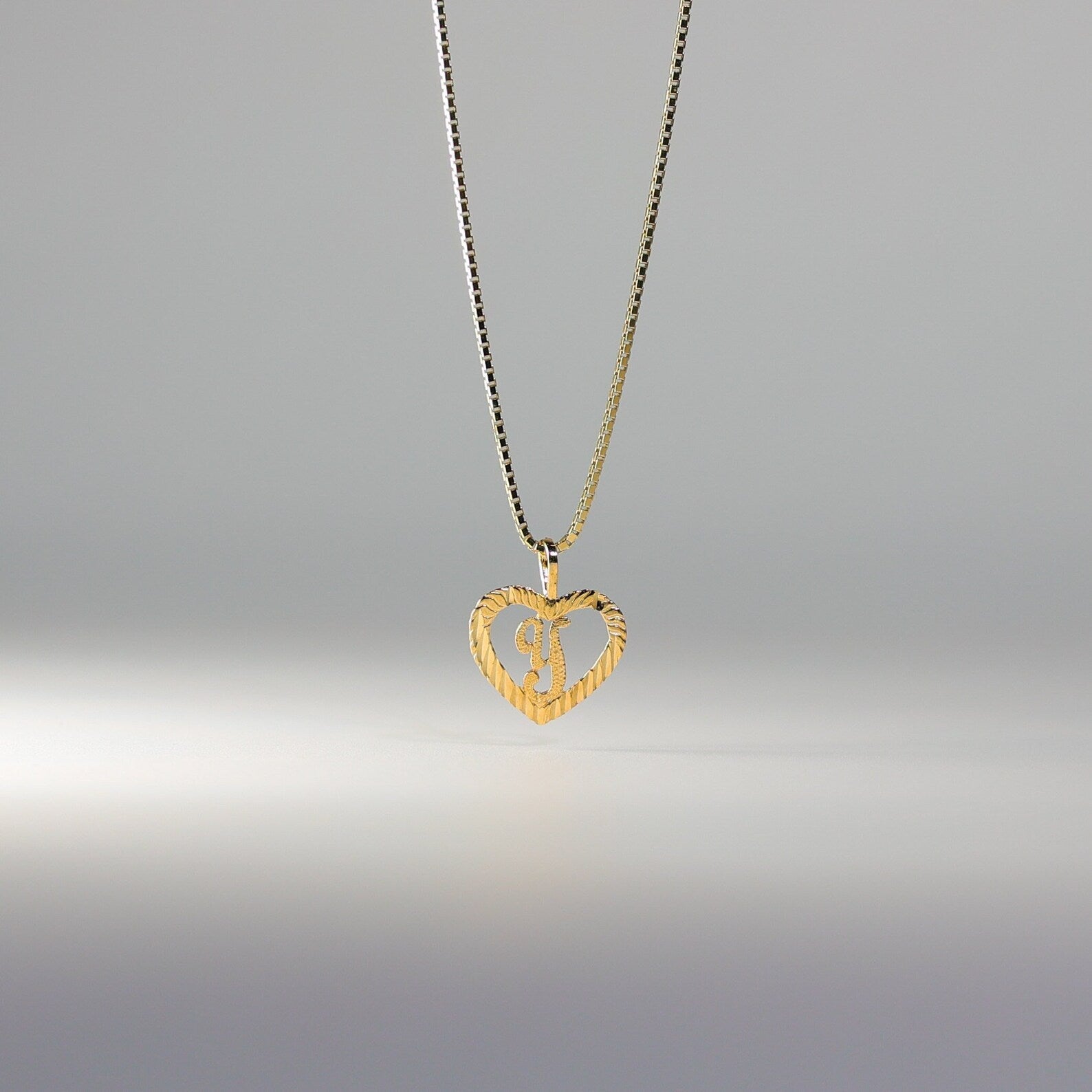 Gold Heart-Shaped Letter Y Pendant | A-Z Pendants - Charlie & Co. Jewelry