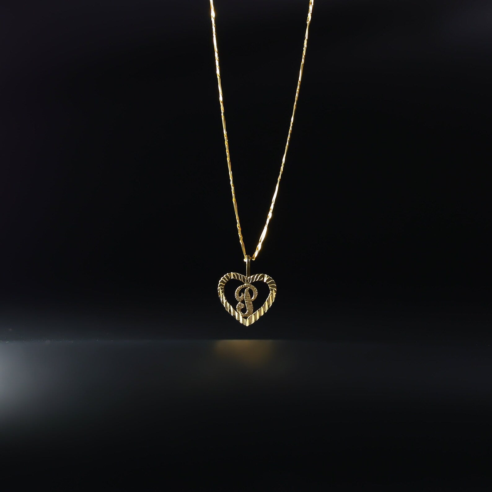 Gold Heart-Shaped Letter P Pendant | A-Z Pendants - Charlie & Co. Jewelry