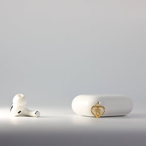 Gold Heart-Shaped Letter E Pendant | A-Z Pendants - Charlie & Co. Jewelry