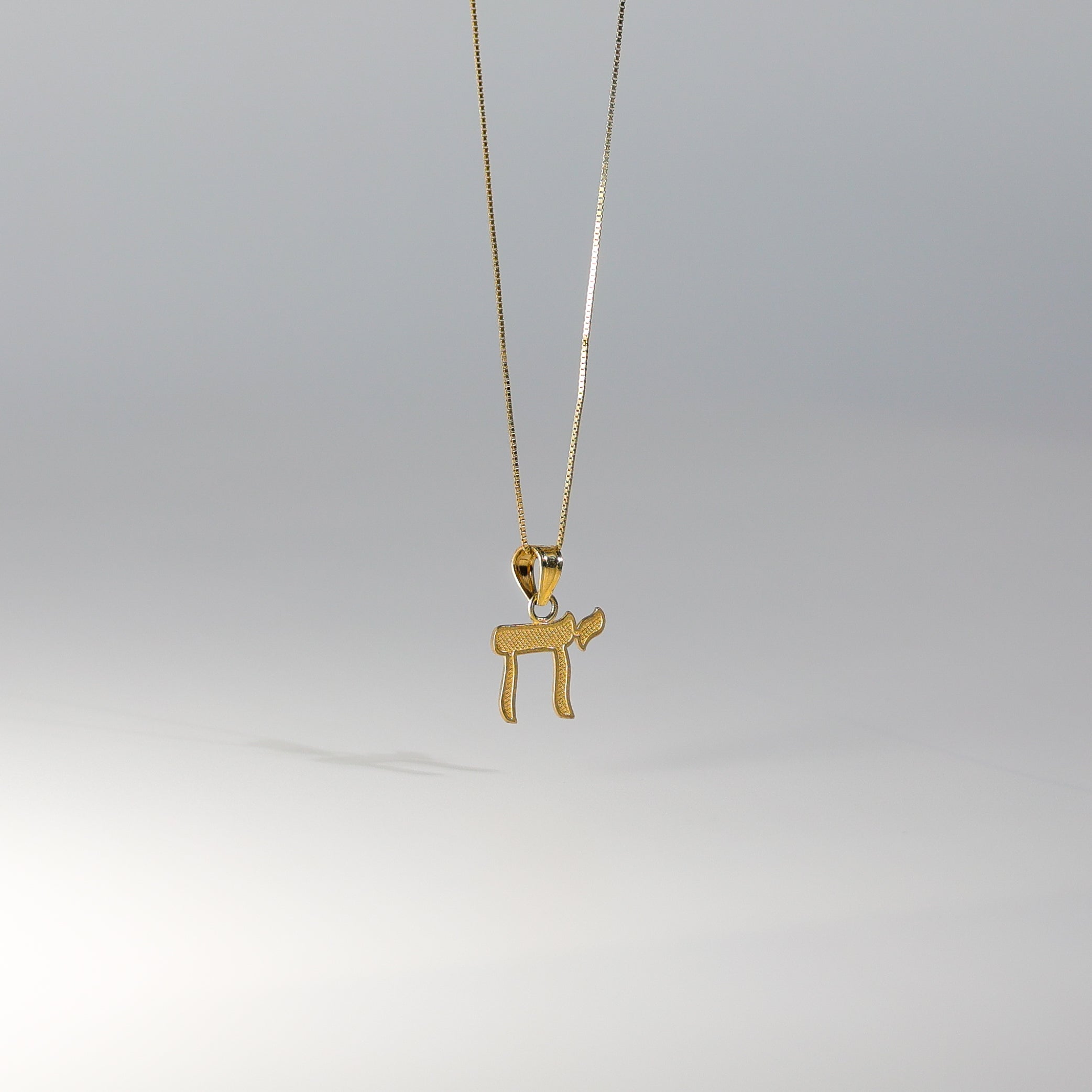 Gold Small Jewish Chai Pendant Model-1511 - Charlie & Co. Jewelry