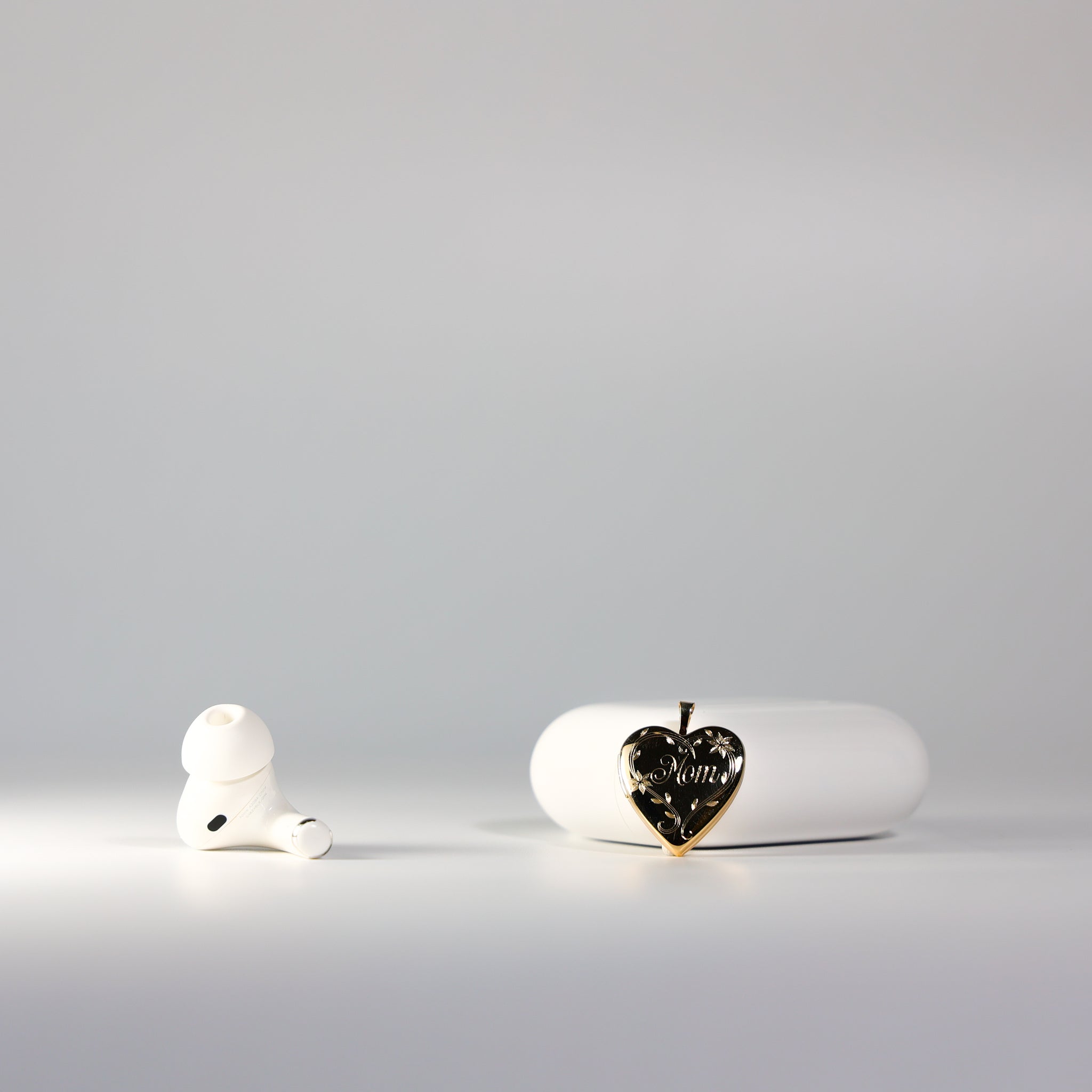 Gold Heart Locket Pendant Model-2027 - Charlie & Co. Jewelry